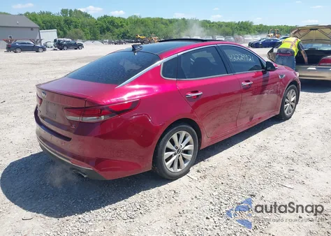 2018 Kia Optima S z USA, uszkodzony, nr VIN 5XXGT4L36JG216406